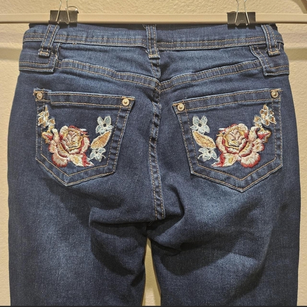 BAMBOO Origional Denim Junior Dark Wash Bootcut Jeans W/ Embroiderd Pockets Sz 1 - Picture 3 of 5